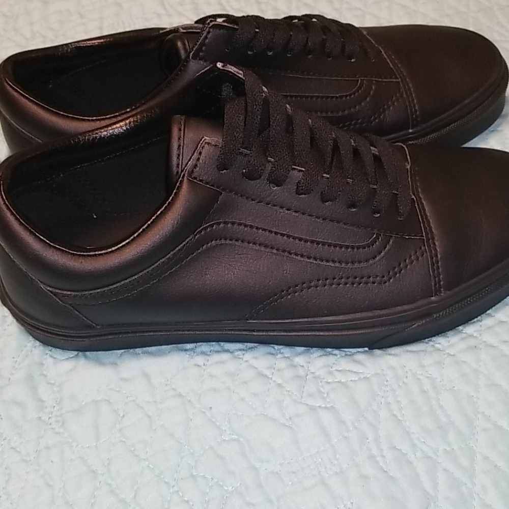 Shoes - Picture 4 of 4